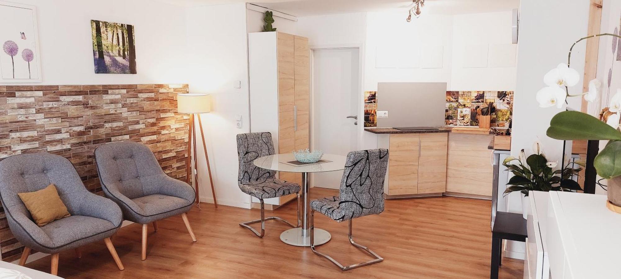 Modernes Souterrain Apartment Black Forest Mit Separatem Eingang Und Kfz-Stellplatz Bad Duerrheim Luaran gambar